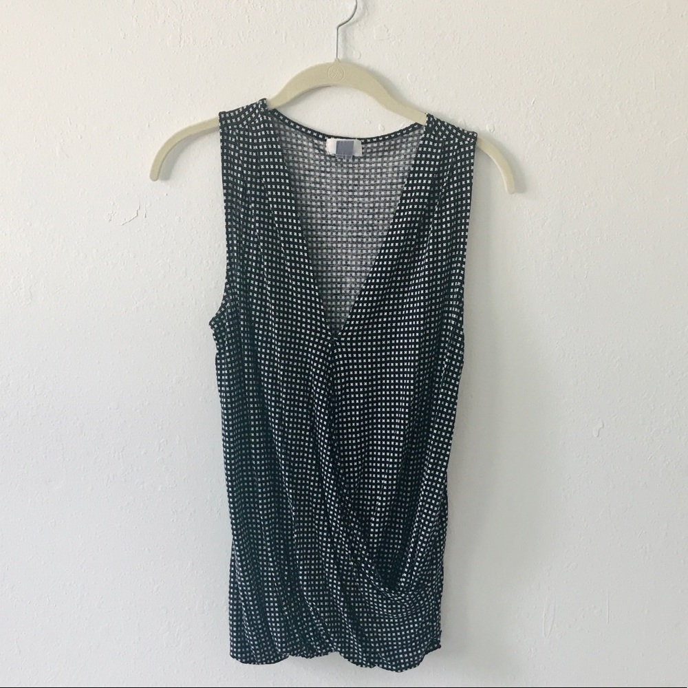 Old Navy | Black and white print wrap tank